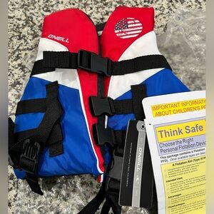 NWT . . .  O'Neill Child's  (30-50lb.) Floation Aid/Life Vest